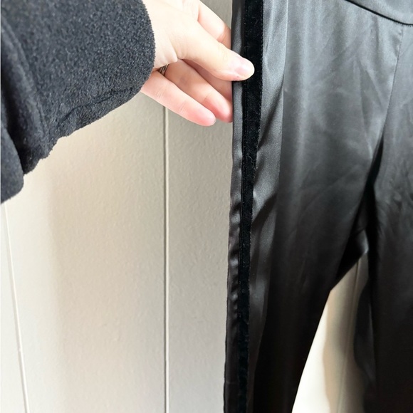 Maison de Papillon black silky satin straight leg pants size M - Picture 3 of 6